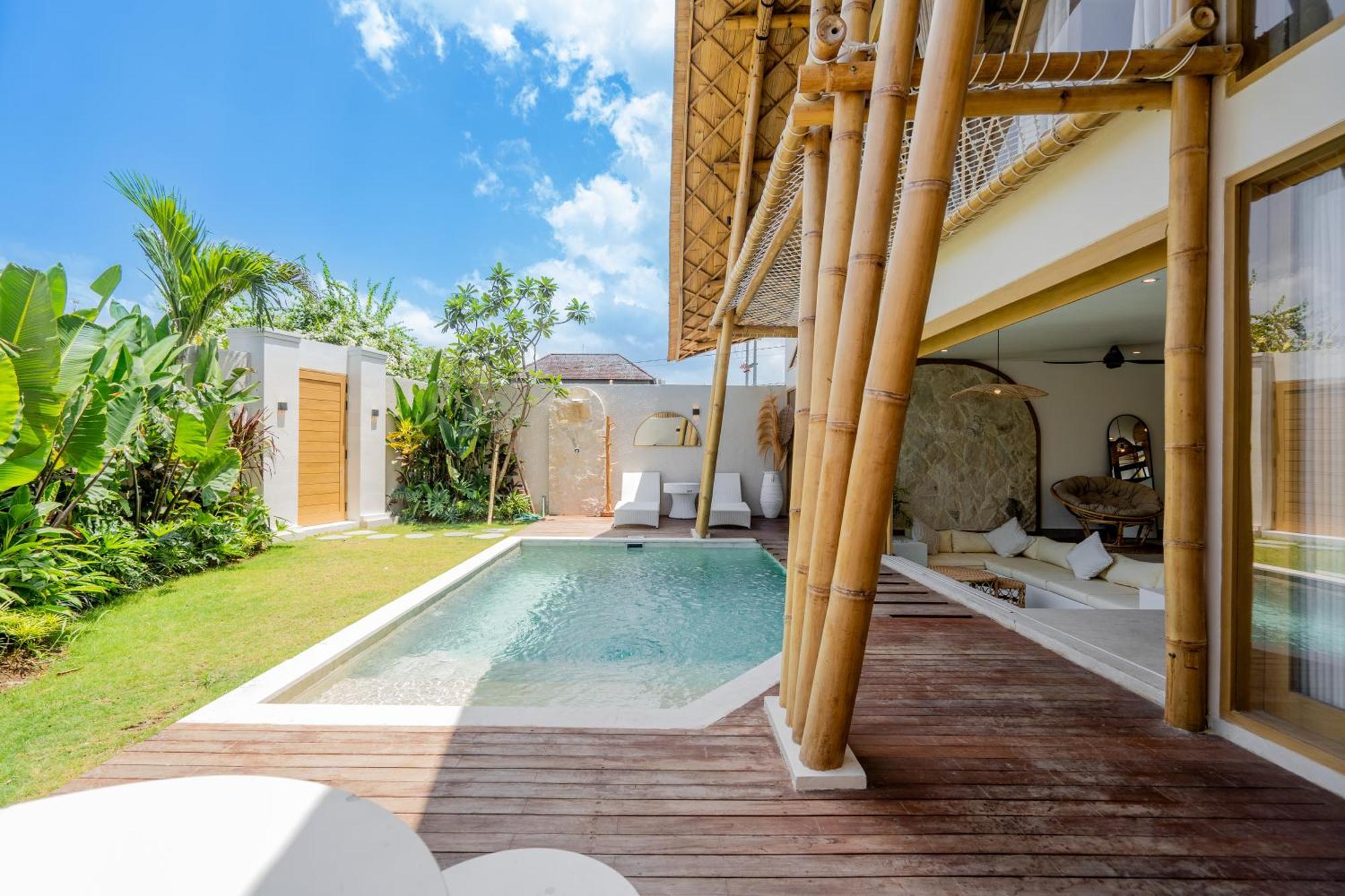 Villa Sunset Bamboo - 3Br Villa In Kerobokan エクステリア 写真