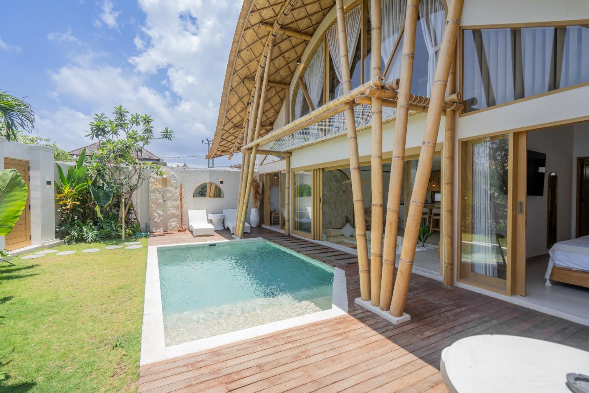 Villa Sunset Bamboo - 3Br Villa In Kerobokan エクステリア 写真