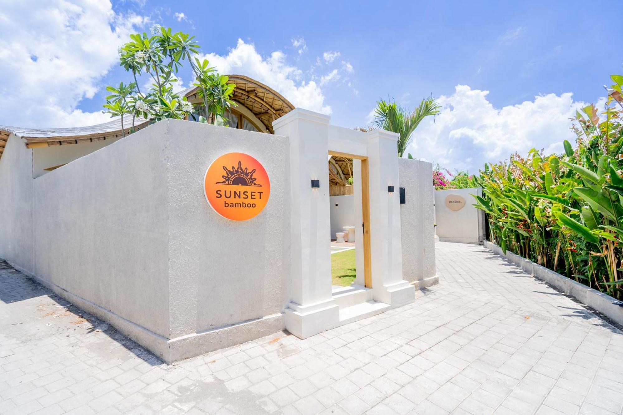 Villa Sunset Bamboo - 3Br Villa In Kerobokan エクステリア 写真