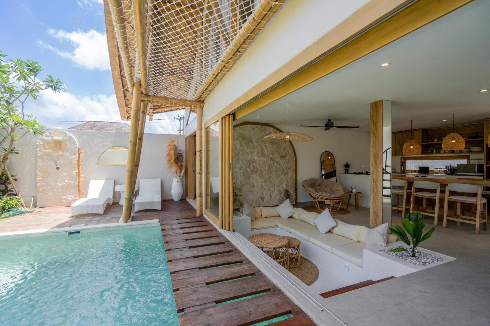 Villa Sunset Bamboo - 3Br Villa In Kerobokan エクステリア 写真